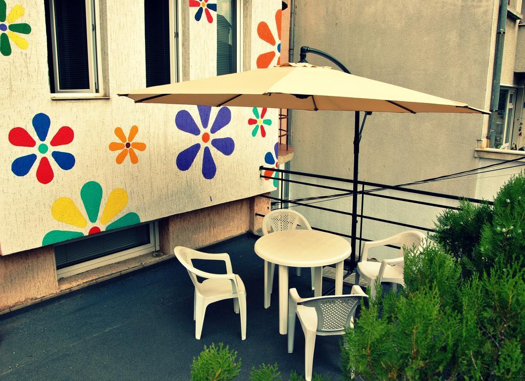 Hostal 10 Coins & Tours