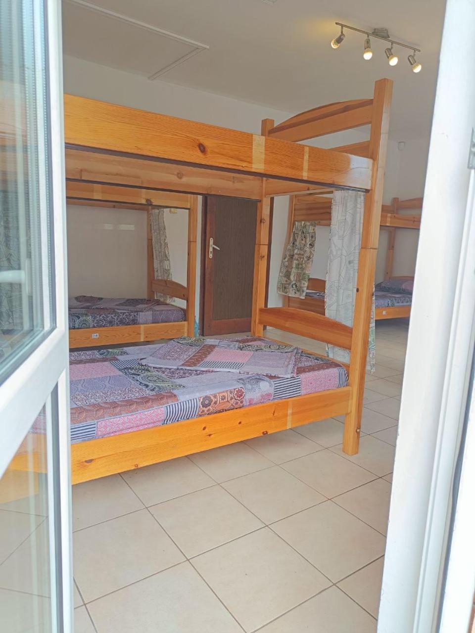 10 Coins & Tours Hostel