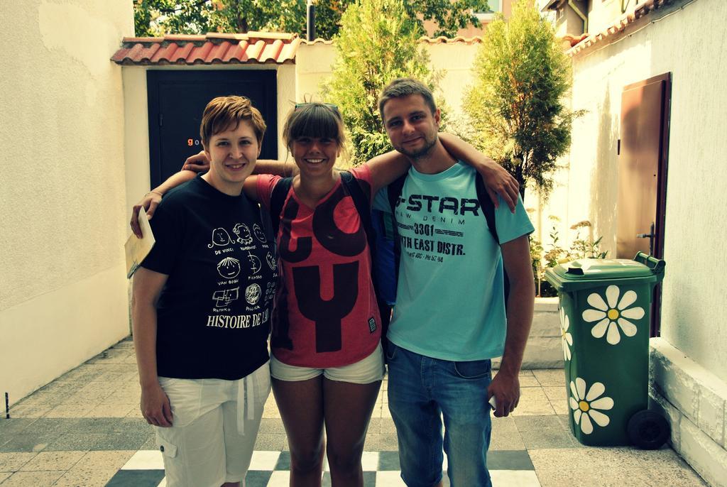 Hostel 10 Coins & Tours *