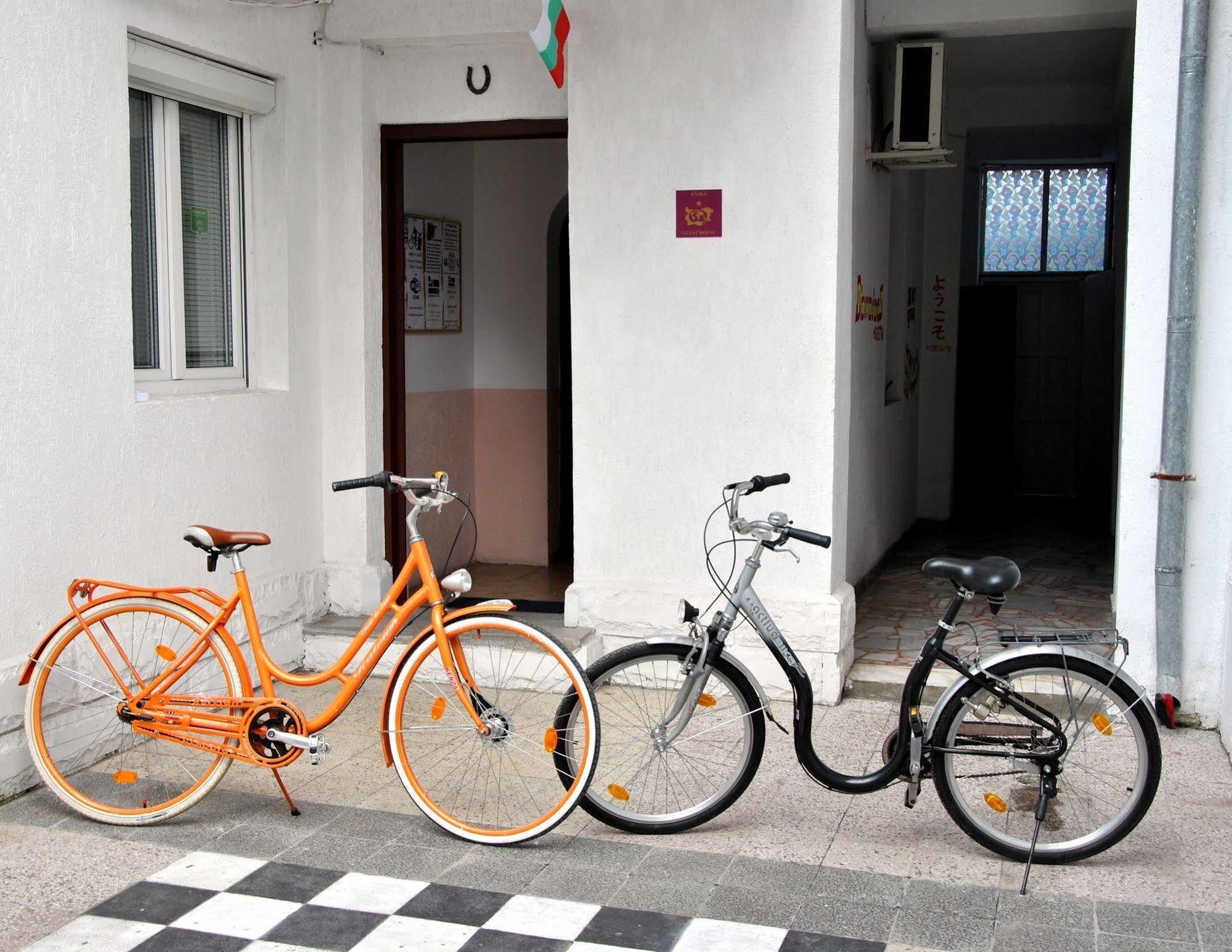10 Coins & Tours Hostel